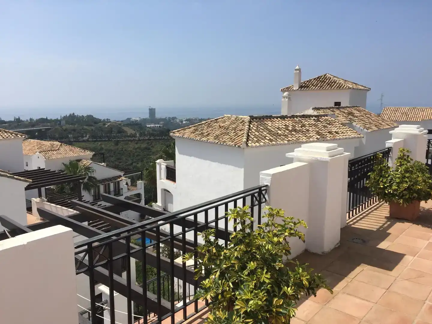 Vista exterior de Apartament en venda en Marbella amb Aire condicionat
