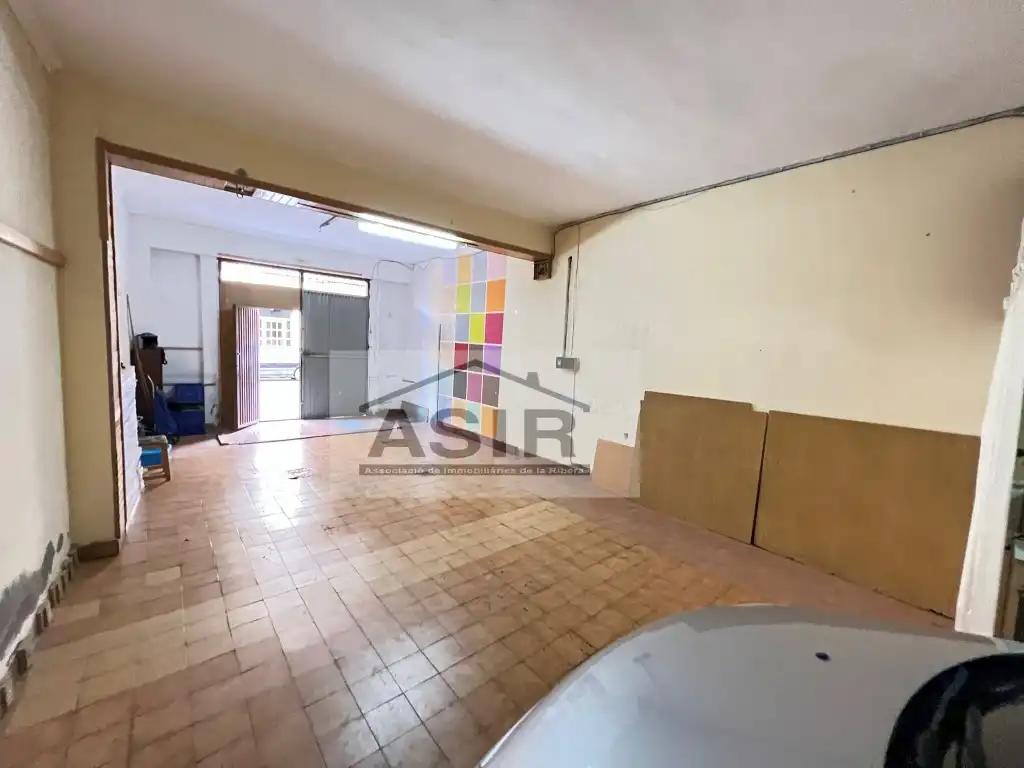 Business premises for sale in Casc Urbà, imagen 4