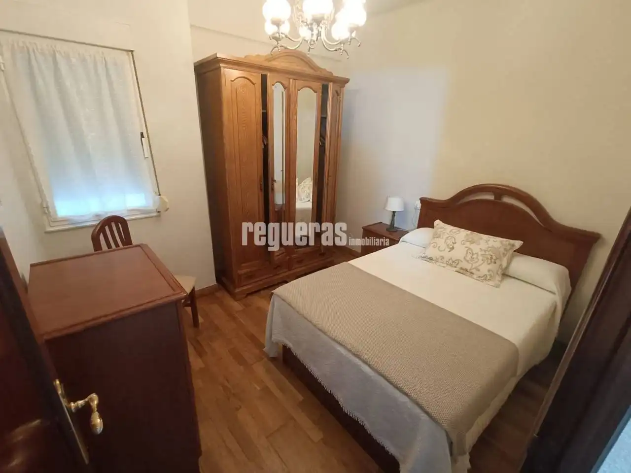 Bedroom of Flat for rent in Avilés  with Heating and Furnished