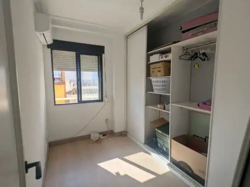 Dormitori de Pis en venda en Camas amb Aire condicionat, Parquet i Moblat