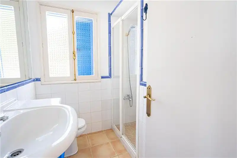 Baño de Apartamento de alquiler en  Palma de Mallorca con Aire acondicionado, Terraza y Amueblado