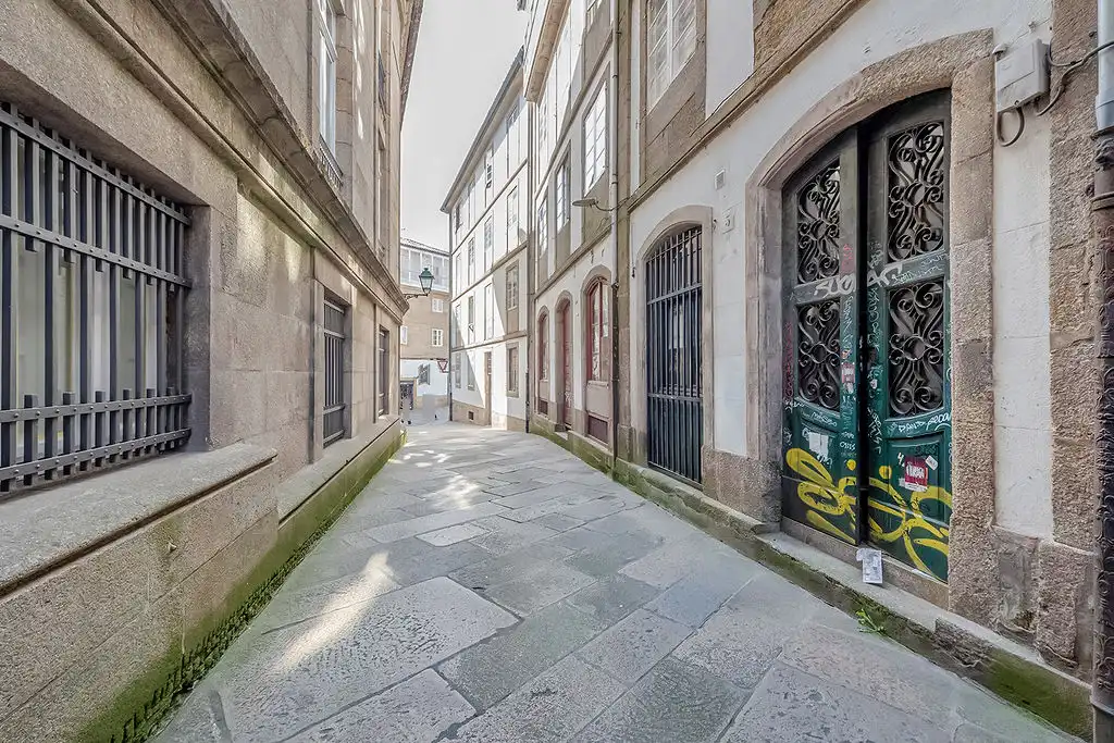 Vista exterior de Local en venda en Santiago de Compostela 