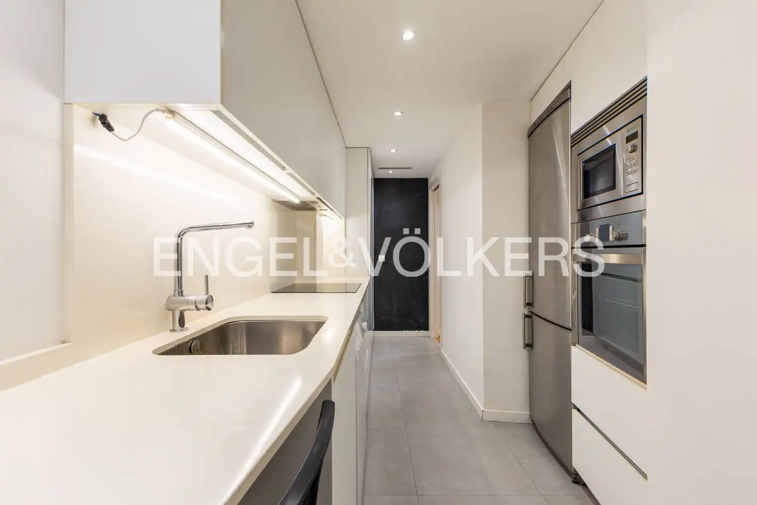 Kitchen of Flat for rent in Valencia  with Air Conditioner, Heating and Parquet flooring