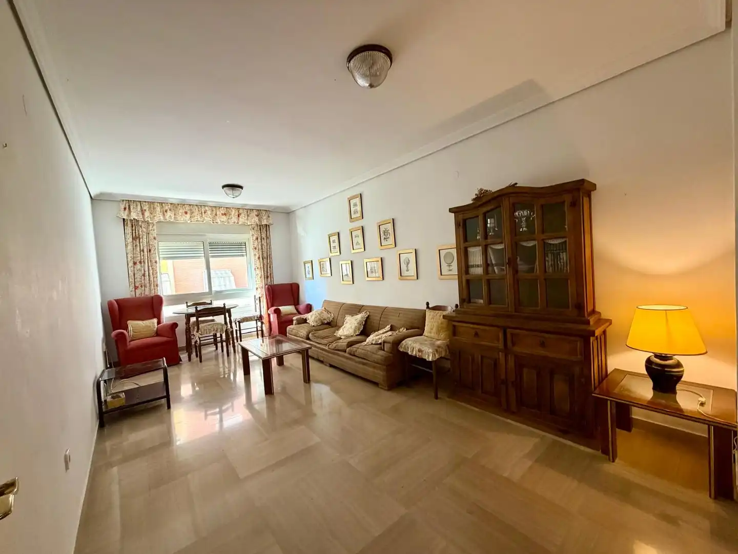 Sala de estar de Piso en venta en Córdoba con Calefacción, Trastero y Amueblado