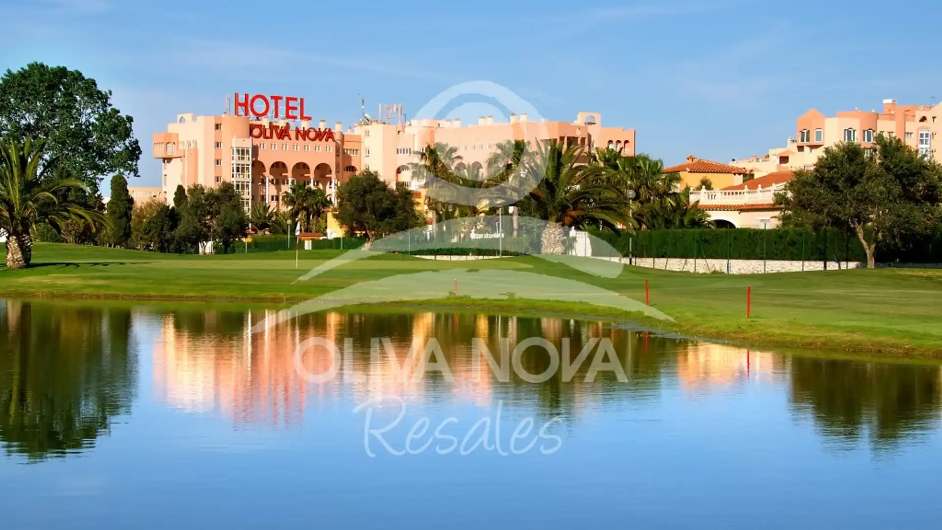 Außenansicht von Wohnung zum Verkauf in Oliva mit Schwimmbad