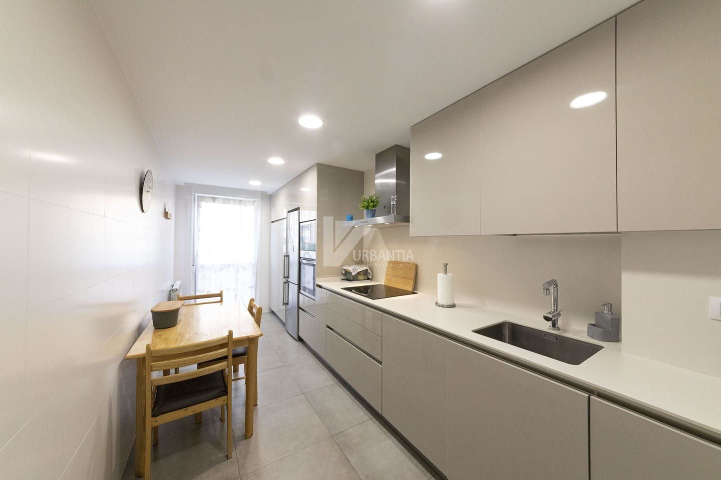 Kitchen of Apartment to rent in  Pamplona / Iruña  with Heating, Parquet flooring and Furnished