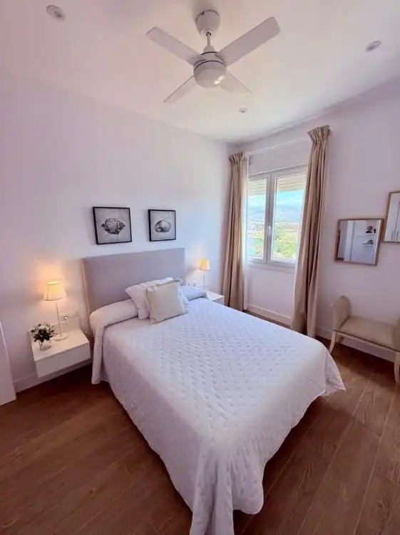 Dormitori de Casa o xalet en venda en Vélez-Málaga amb Aire condicionat, Calefacció i Jardí privat