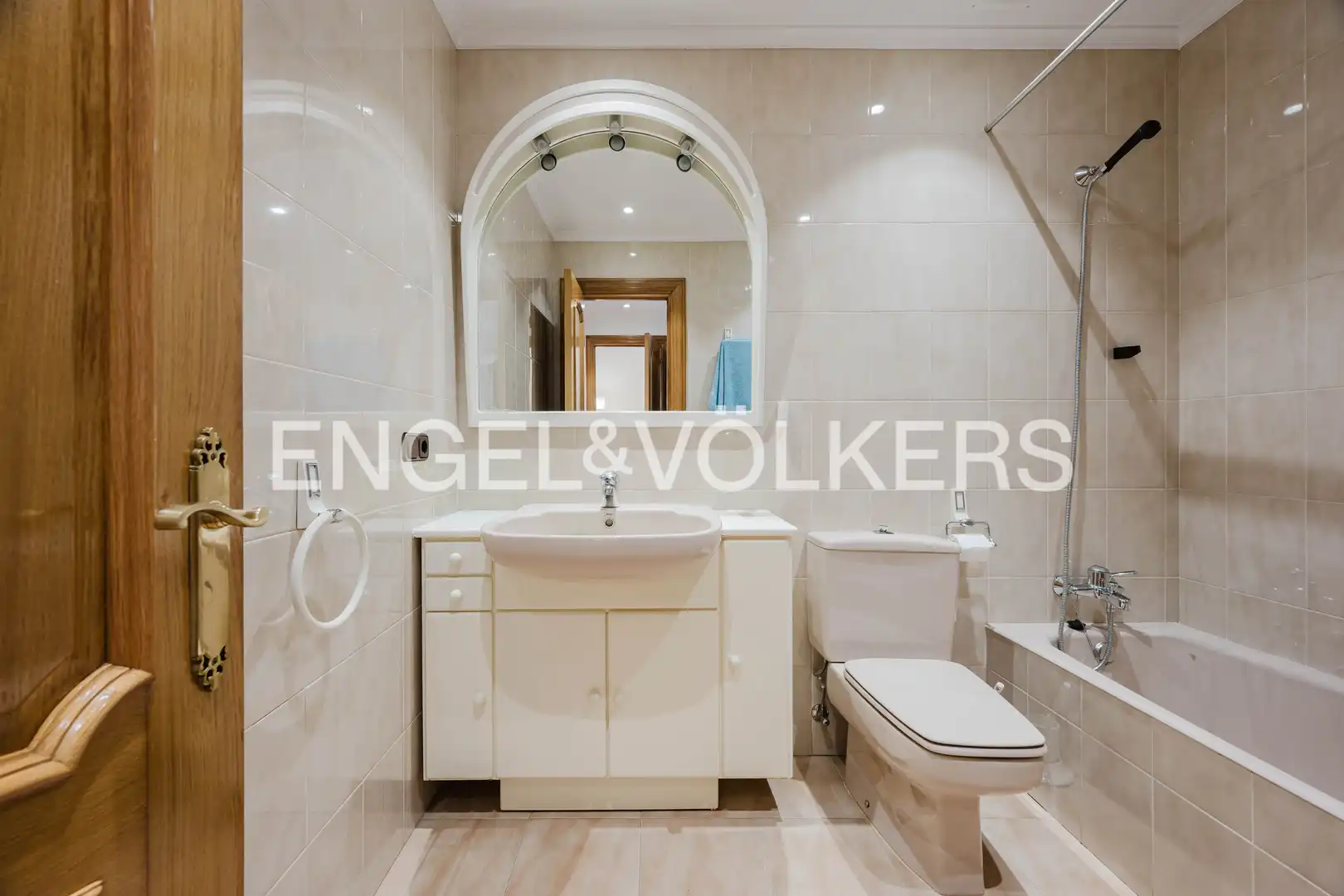 Bathroom of Houses for sale in Donostia - San Sebastián   with Air Conditioner, Heating and Private garden