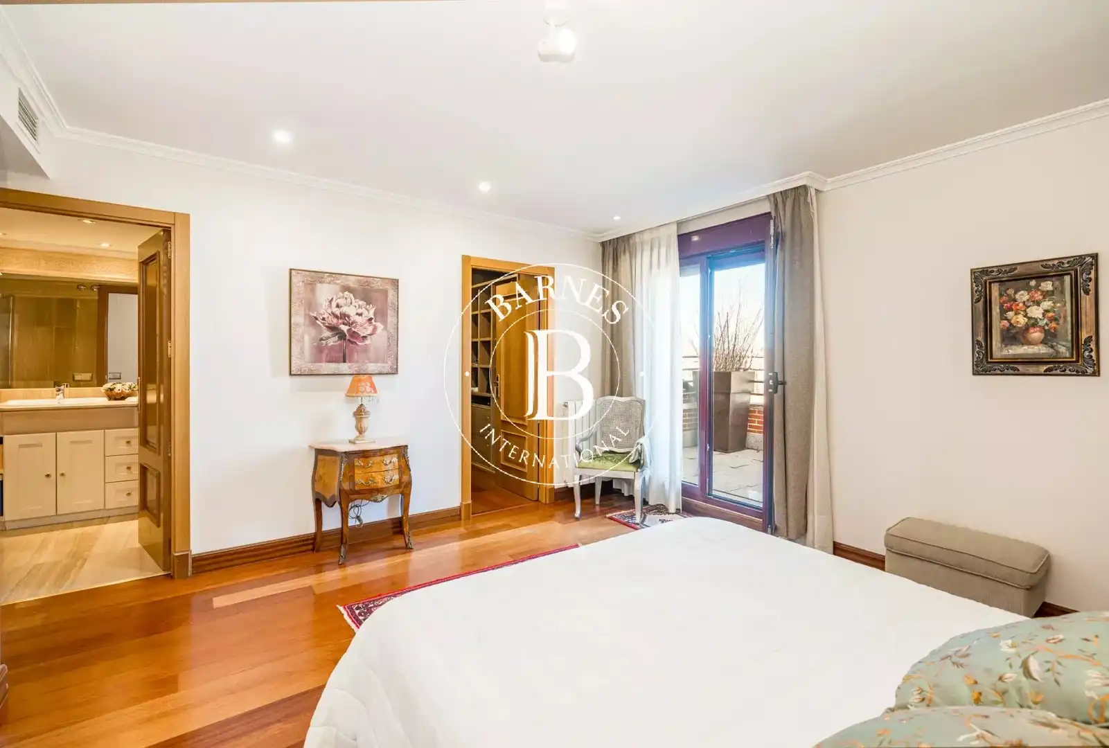 Schlafzimmer von Wohnung zur Miete in Madrid mit Klimaanlage, Heizung und Terrasse