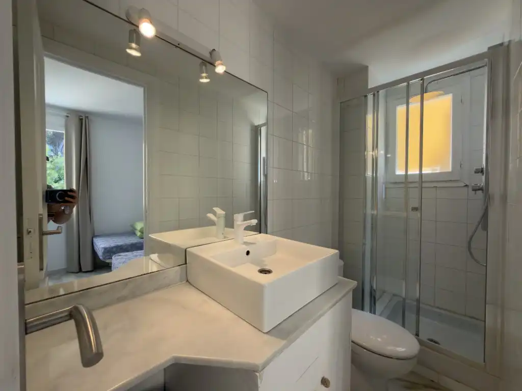 Badezimmer von Wohnungen zur Miete in Calvià mit Klimaanlage, Terrasse und Schwimmbad