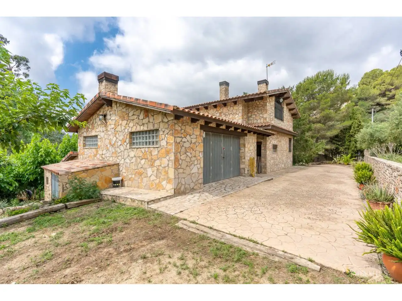 Vista exterior de Finca rústica en venda en Riudecols amb Calefacció, Jardí privat i Piscina