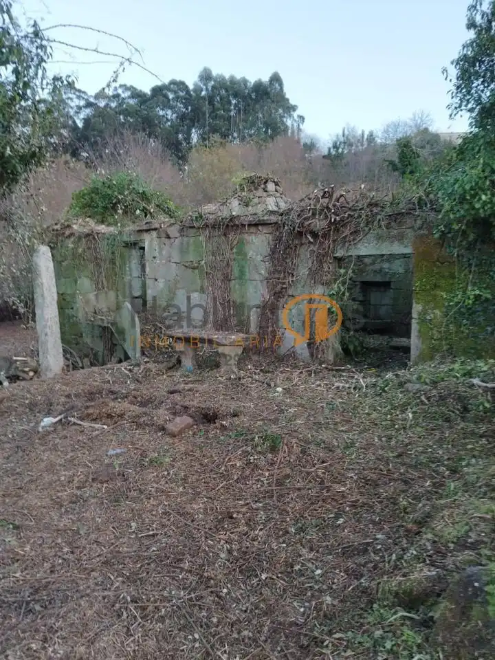 Finca rústica en venda en Pontevedra Capital  amb Jardí privat
