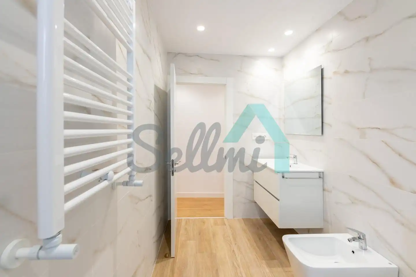 Flat for rent in De Gloria Fuertes, Masip