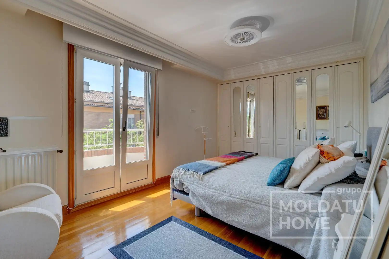 Bedroom of Detached homes for sale in Irun   with Heating, Private garden and Terrace