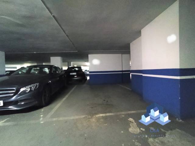 Garaje en Venta en Calle Floridablanca en Santiago