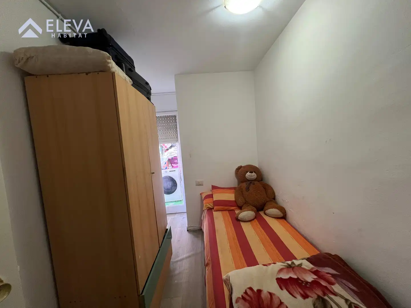 Schlafzimmer von Dachboden zum Verkauf in Lleida mit Terrasse und Balkon