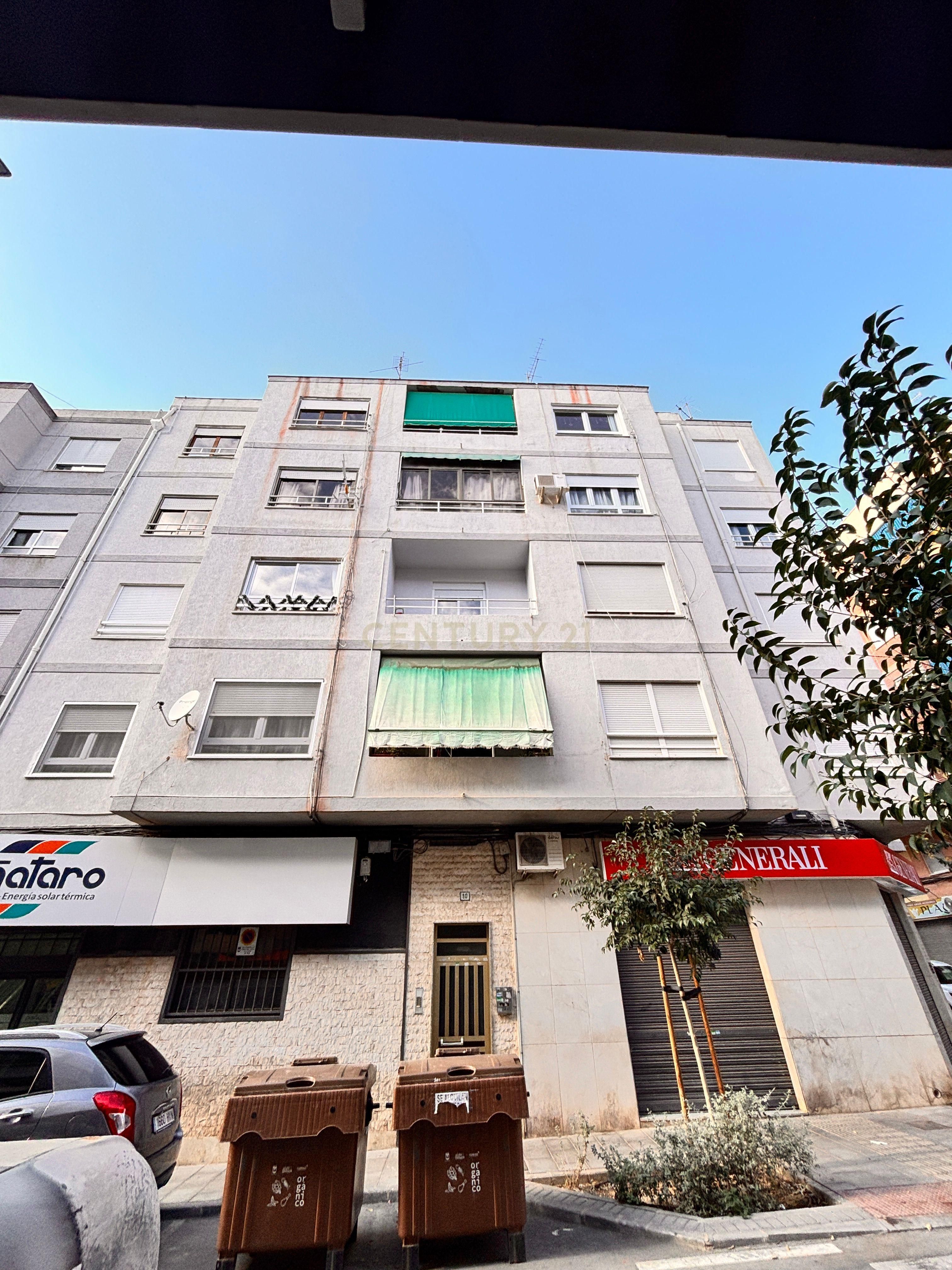 Vista exterior de Apartament en venda en Elda