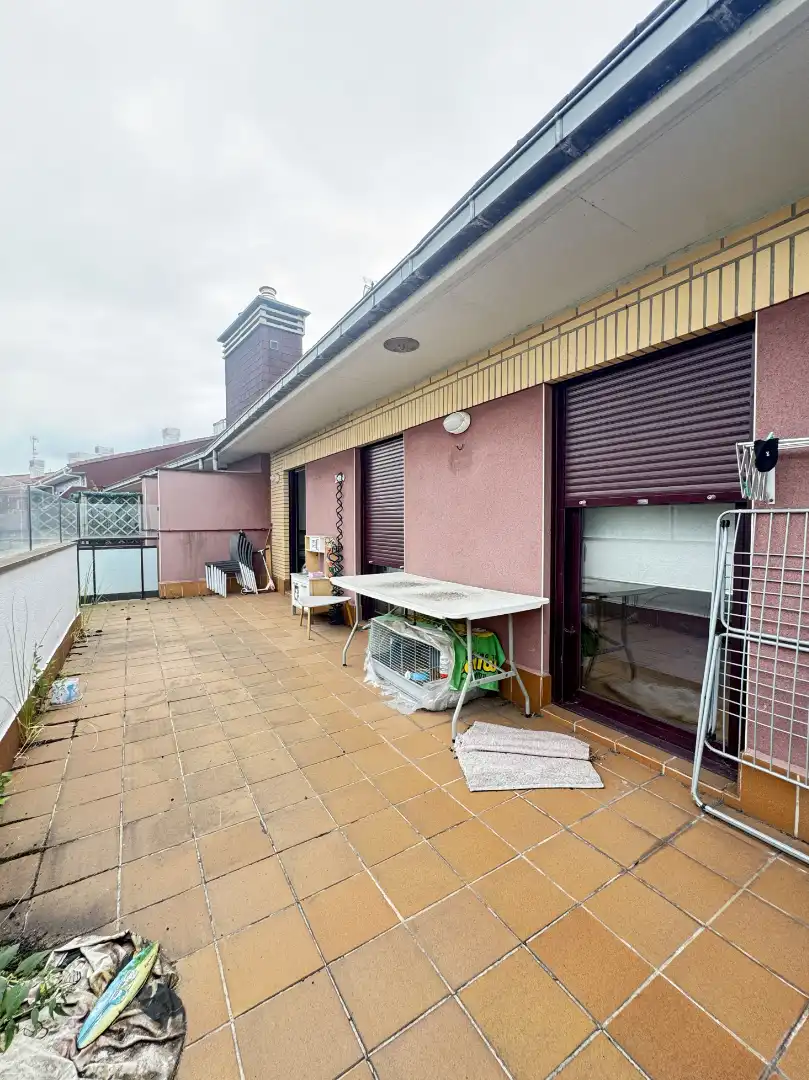 Terraza de Ático en venta en Avilés con Calefacción, Parquet y Terraza