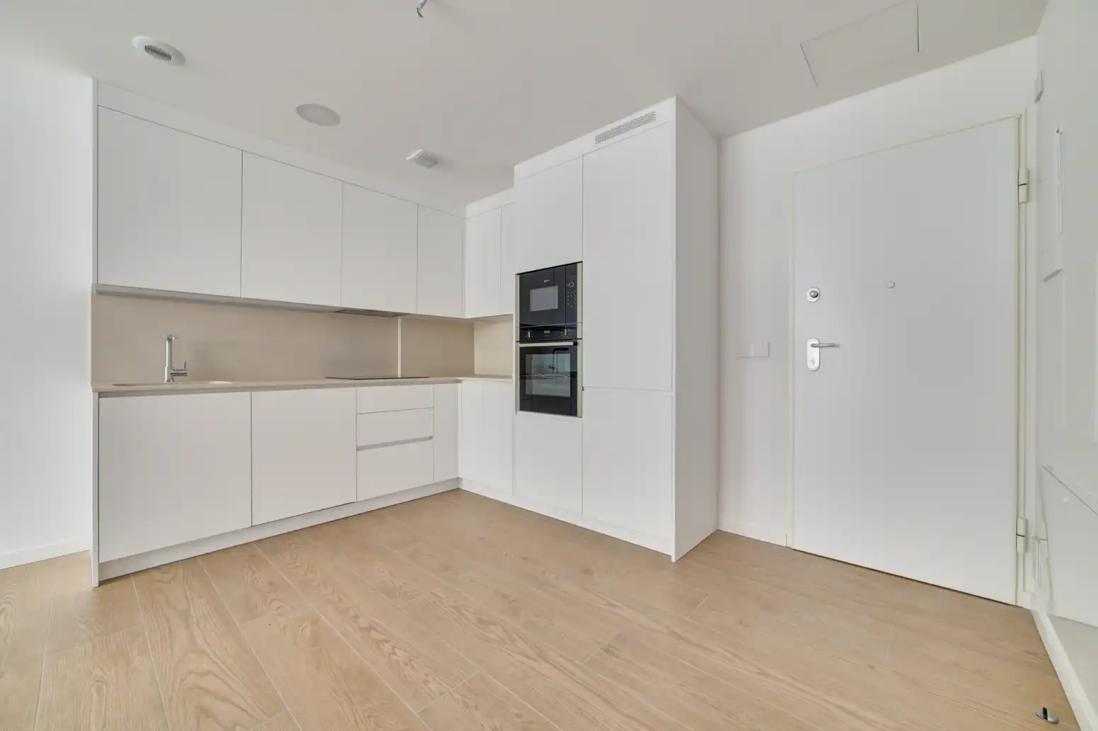 Kitchen of Flat for sale in  Pamplona / Iruña  with Heating, Terrace and Storage room