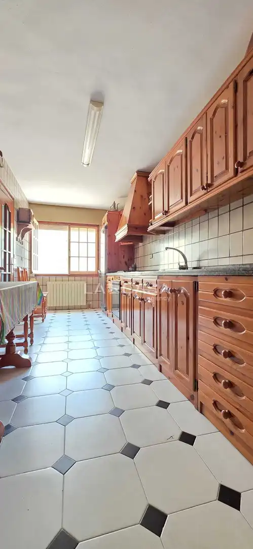 Cuina de Casa o xalet en venda en Dueñas amb Calefacció
