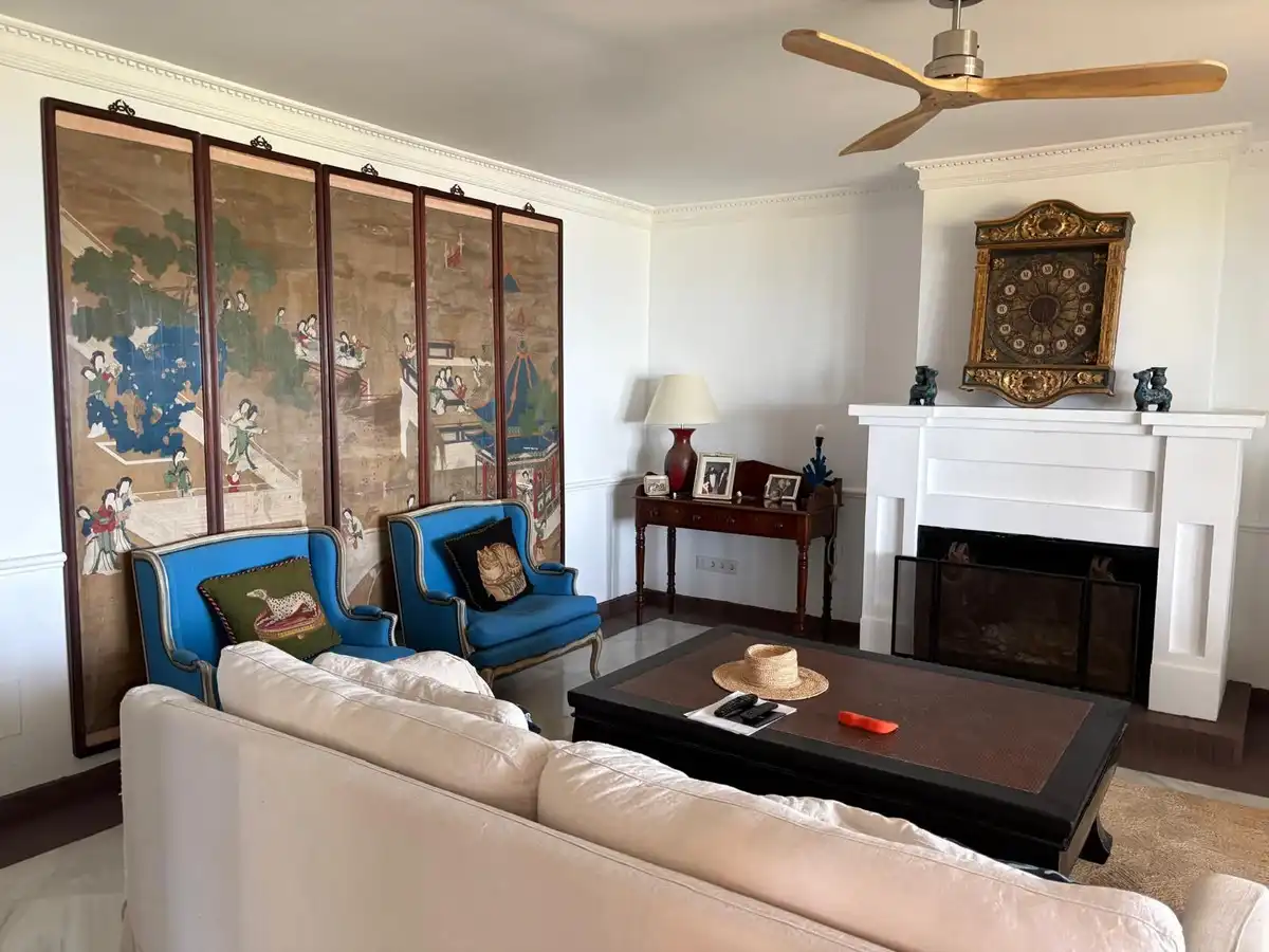Sala d'estar de Casa o xalet de lloguer en Estepona amb Aire condicionat, Jardí privat i Terrassa