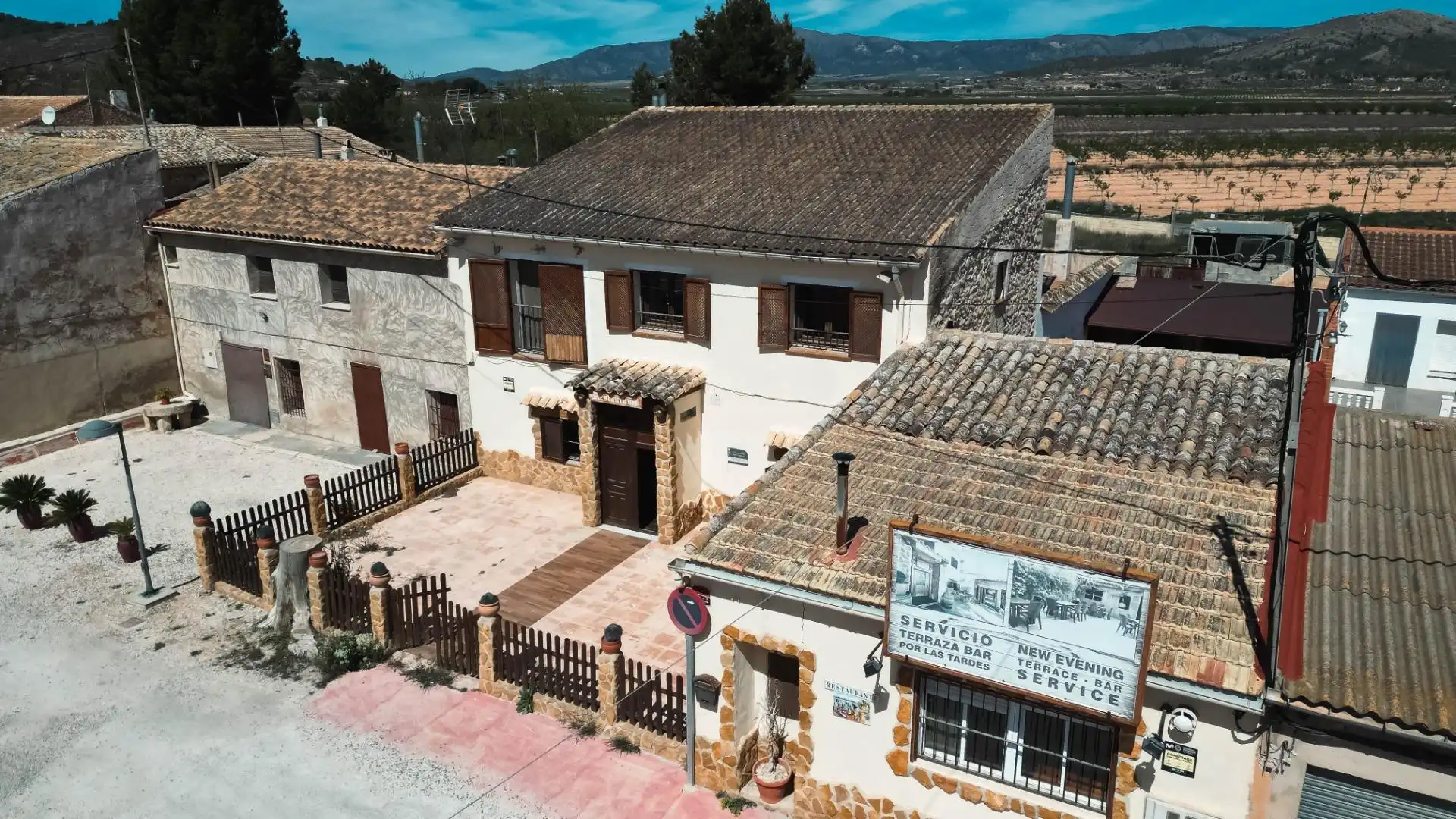 Vista exterior de Casa o xalet en venda en Monóvar  / Monòver amb Aire condicionat, Calefacció i Jardí privat