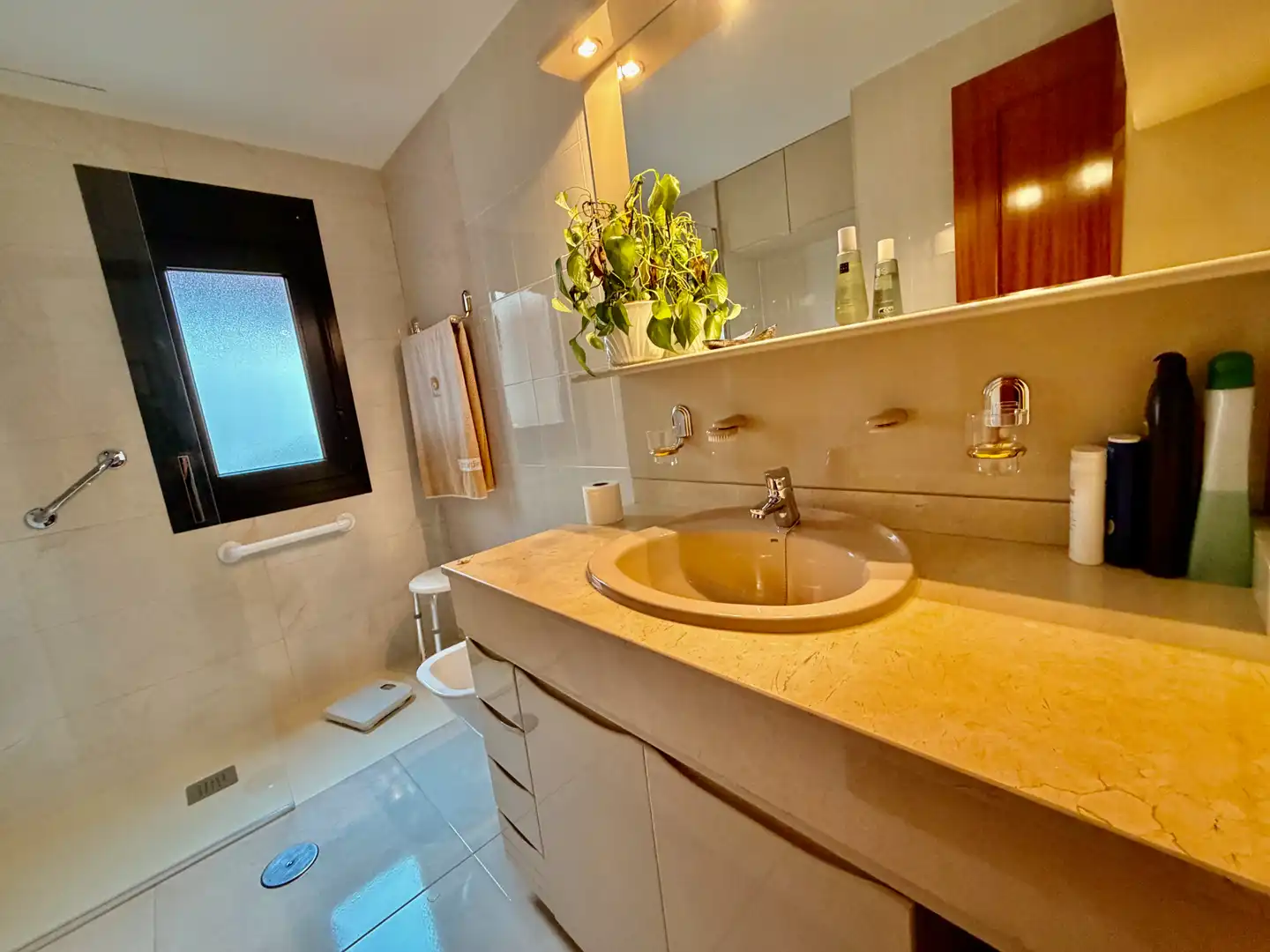 Baño de Dúplex en venta en Leganés con Aire acondicionado, Calefacción y Jardín privado