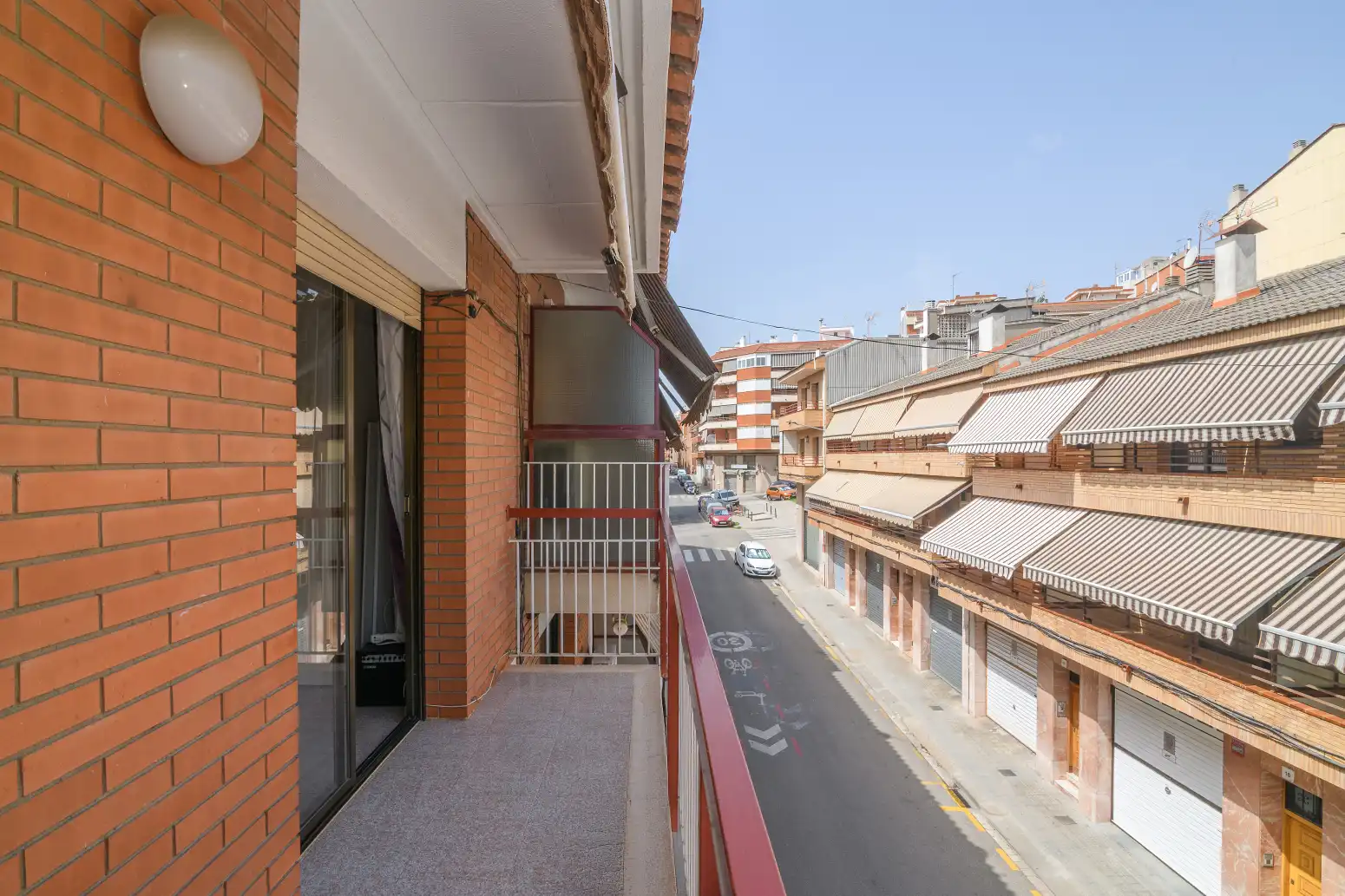 Vista exterior de Casa adosada en venda en Sant Boi de Llobregat amb Aire condicionat i Terrassa