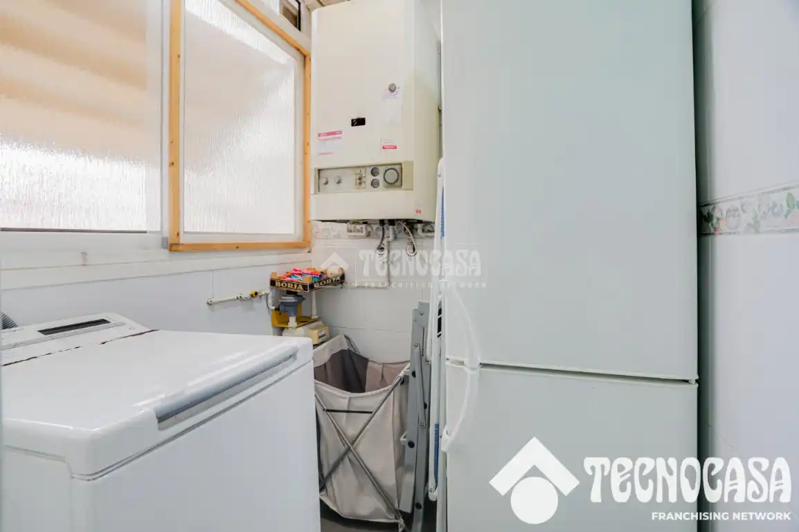 Bathroom of Flat for sale in Santa Coloma de Gramenet  with Heating