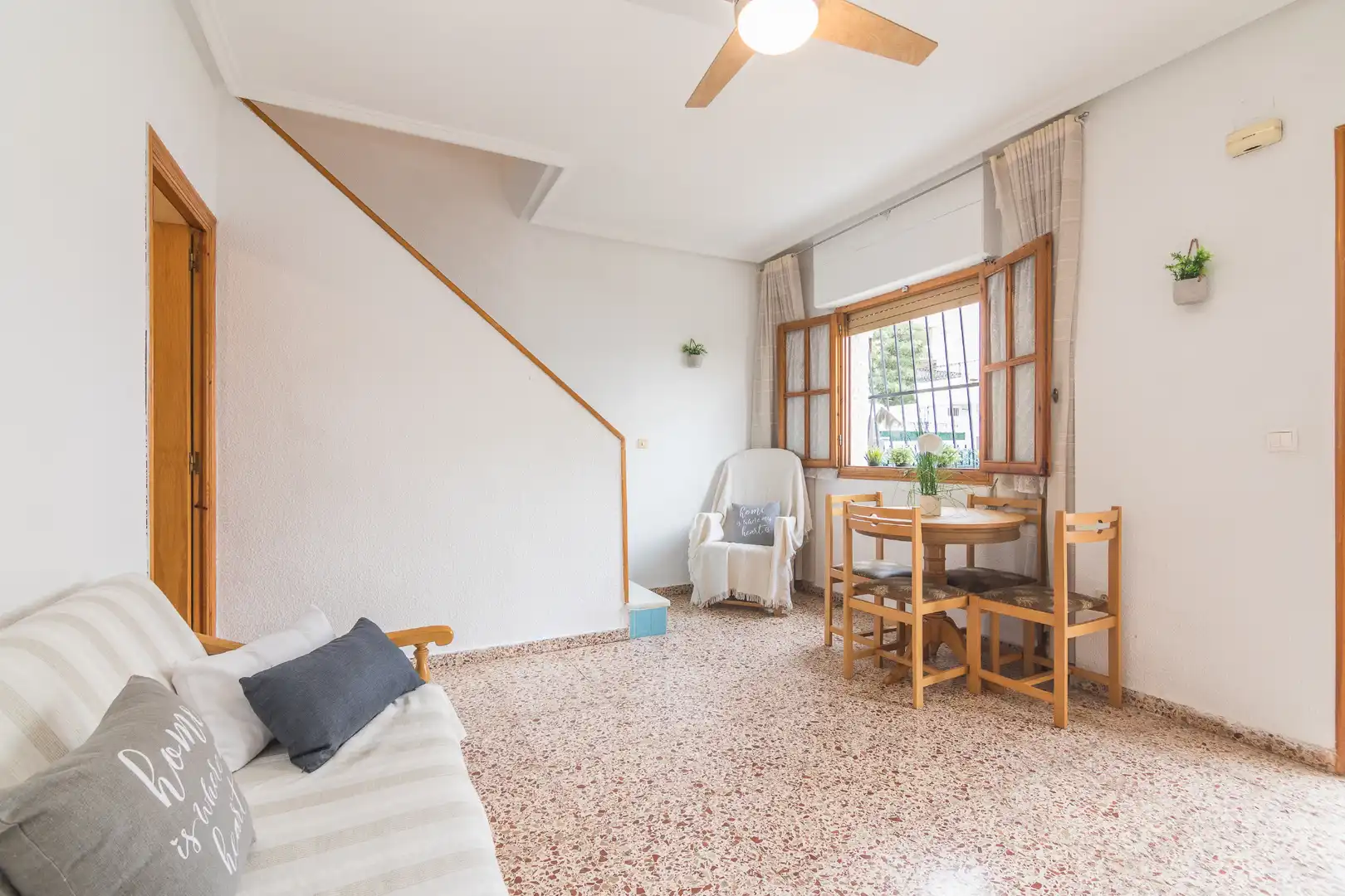 Sala d'estar de Casa o xalet en venda en Santa Pola amb Terrassa, Moblat i Balcó