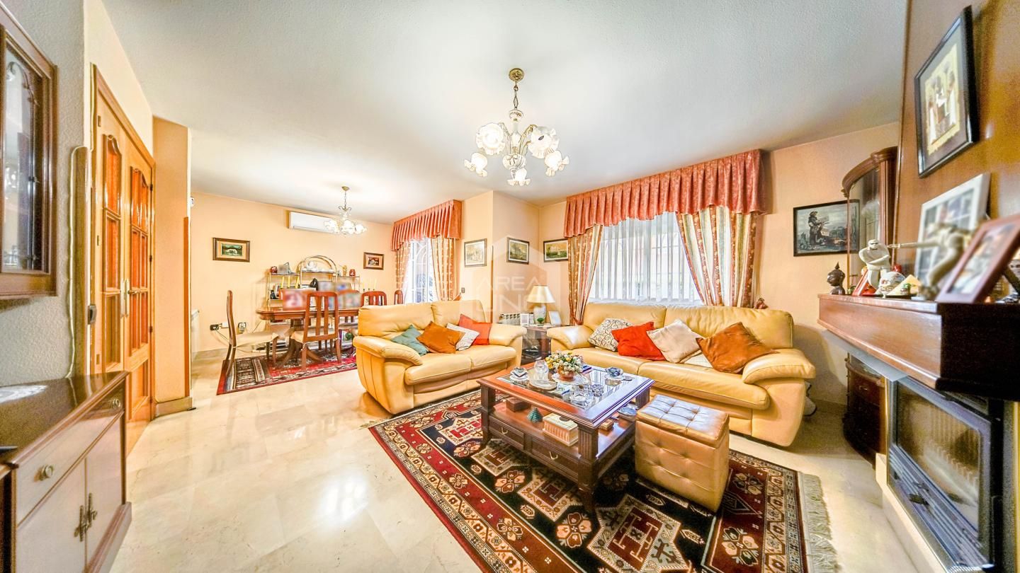 Living room of Single-family semi-detached for sale in Alcorcón  with Air Conditioner, Heating and Parquet flooring