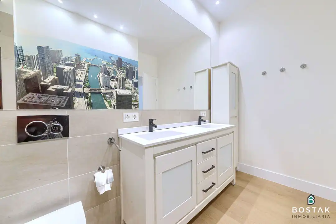 Bathroom of Flat for sale in Barakaldo   with Heating and Terrace
