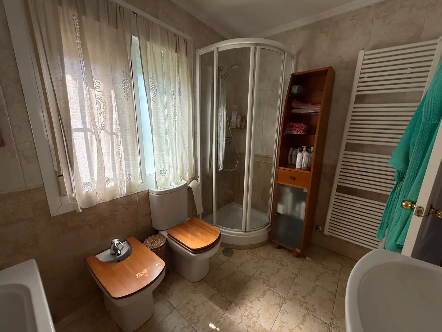Bathroom of Houses for sale in Arganda del Rey  with Air Conditioner, Heating and Private garden
