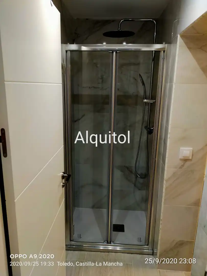 Bathroom of Flat for rent in Toledo  with Air Conditioner, Heating and Terrace
