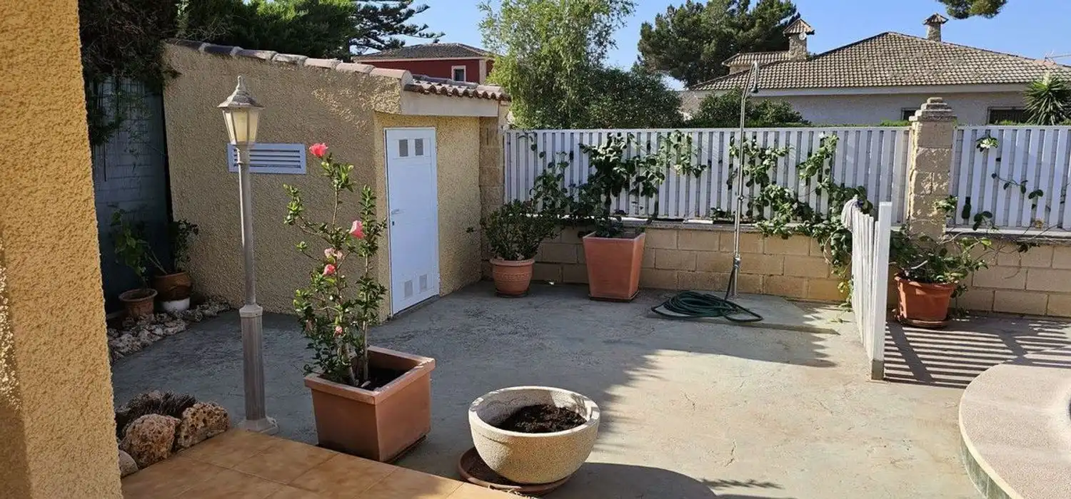 Terrassa de Casa o xalet en venda en Orihuela amb Aire condicionat, Jardí privat i Terrassa