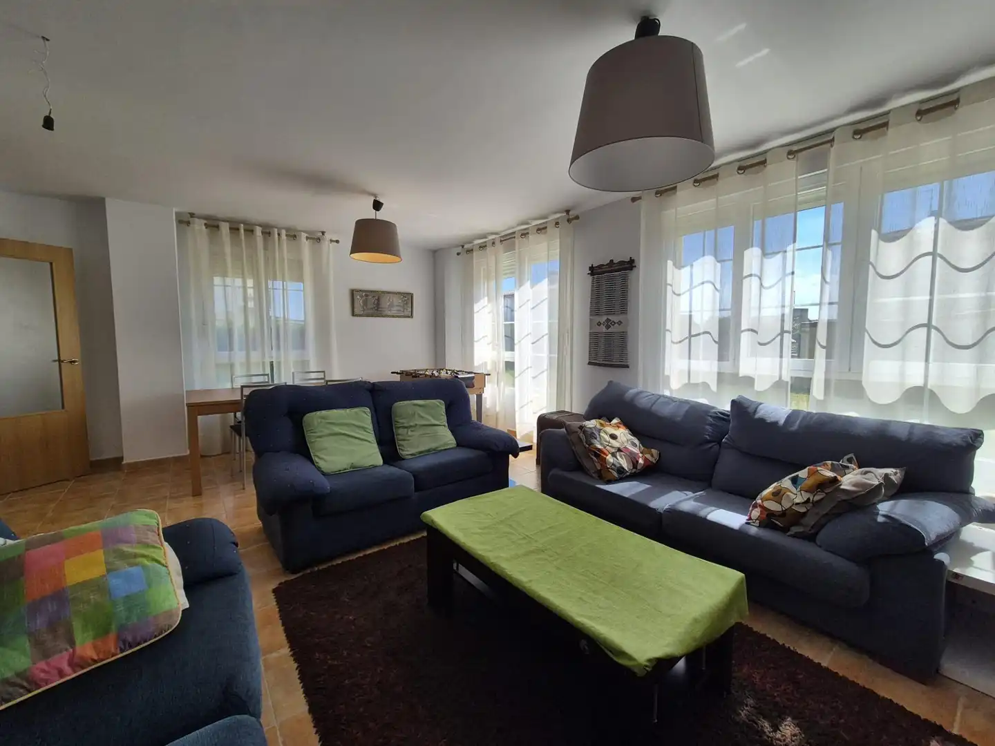 Sala d'estar de Casa adosada en venda en Burgos