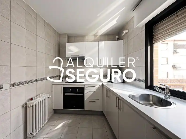 Cuina de Pis de lloguer en Las Rozas de Madrid amb Calefacció i Terrassa