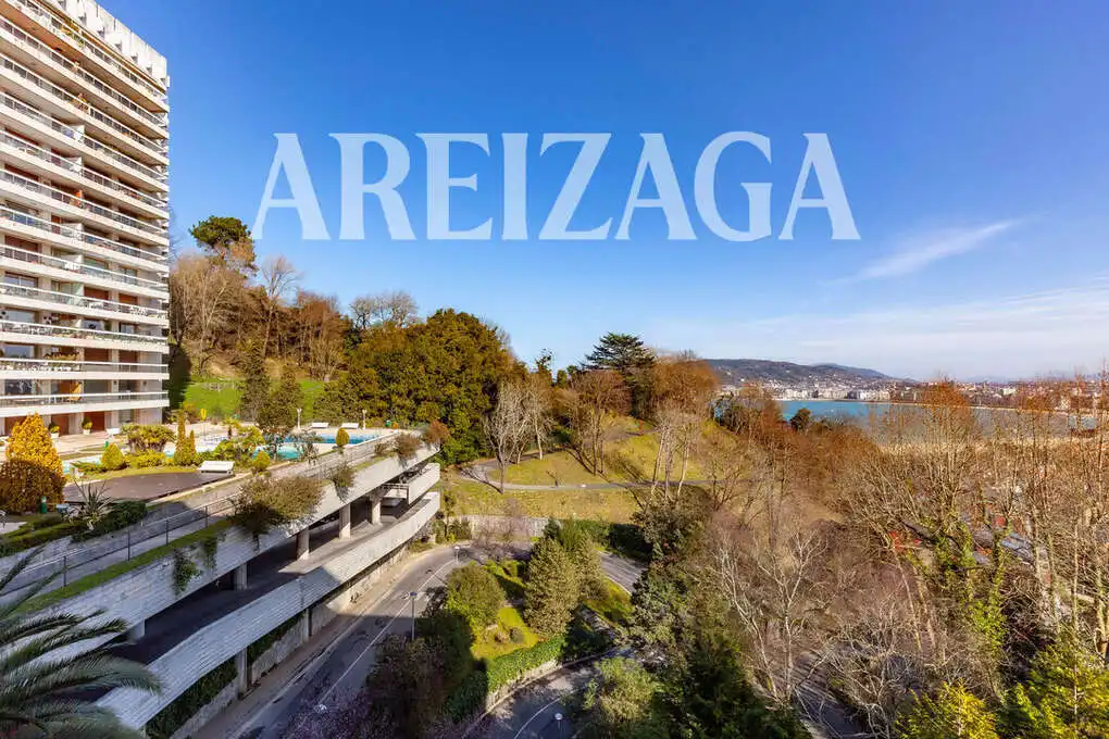 Vista exterior de Piso en venta en Donostia - San Sebastián  con Calefacción, Terraza y Trastero