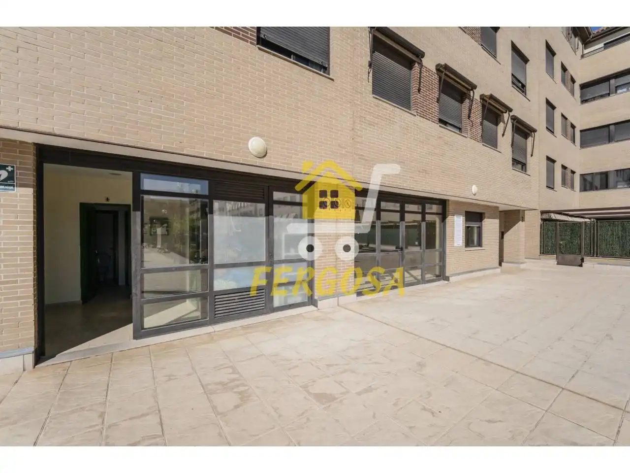 Vista exterior de Piso en venta en Navalcarnero con Aire acondicionado, Calefacción y Piscina comunitaria
