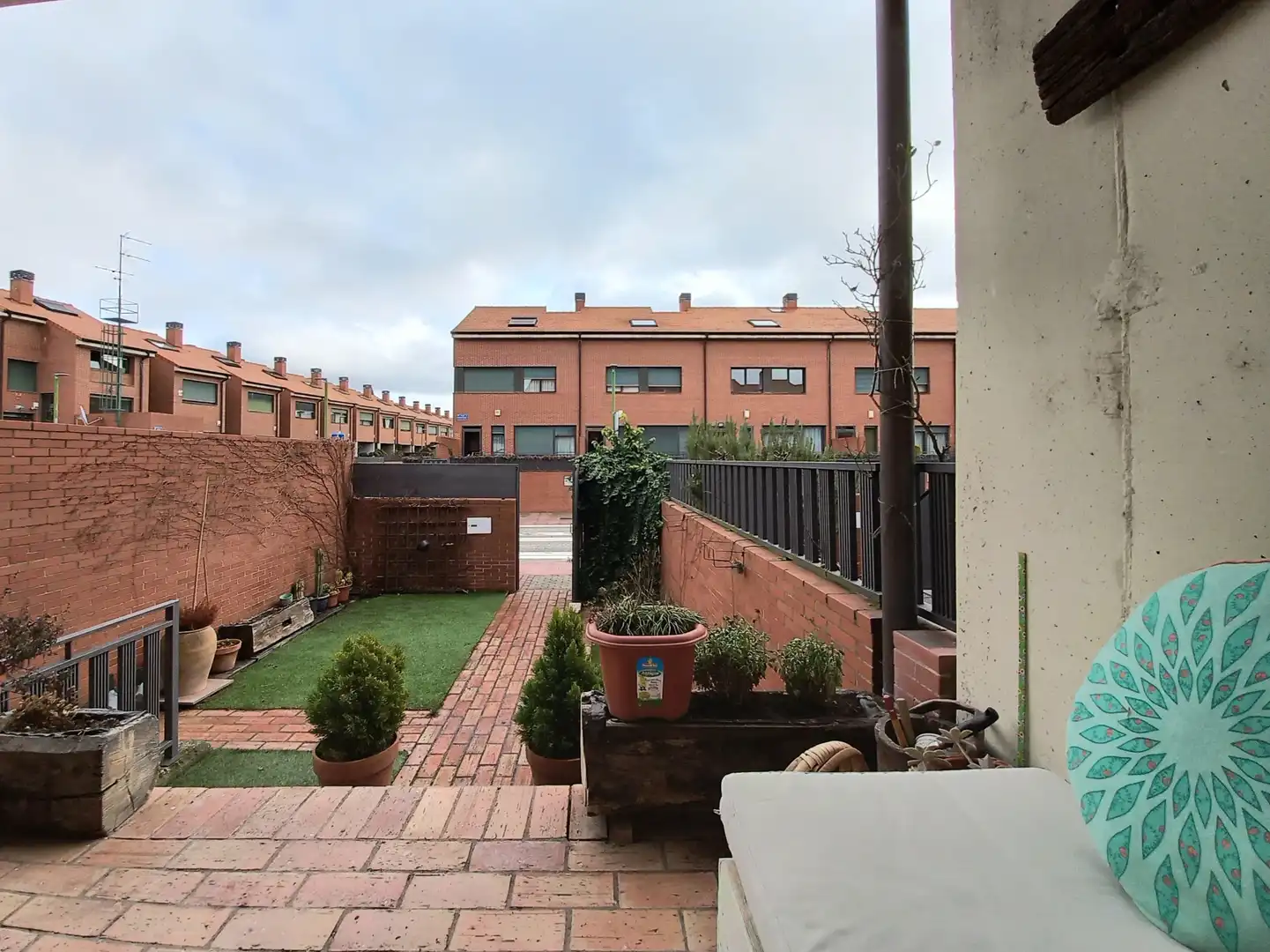 Terrassa de Casa adosada en venda en Burgos amb Jardí privat