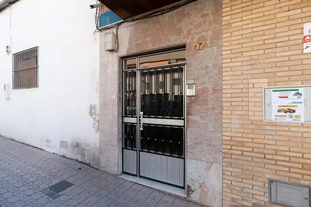 Vista exterior de Piso en venta en Mengíbar con Balcón