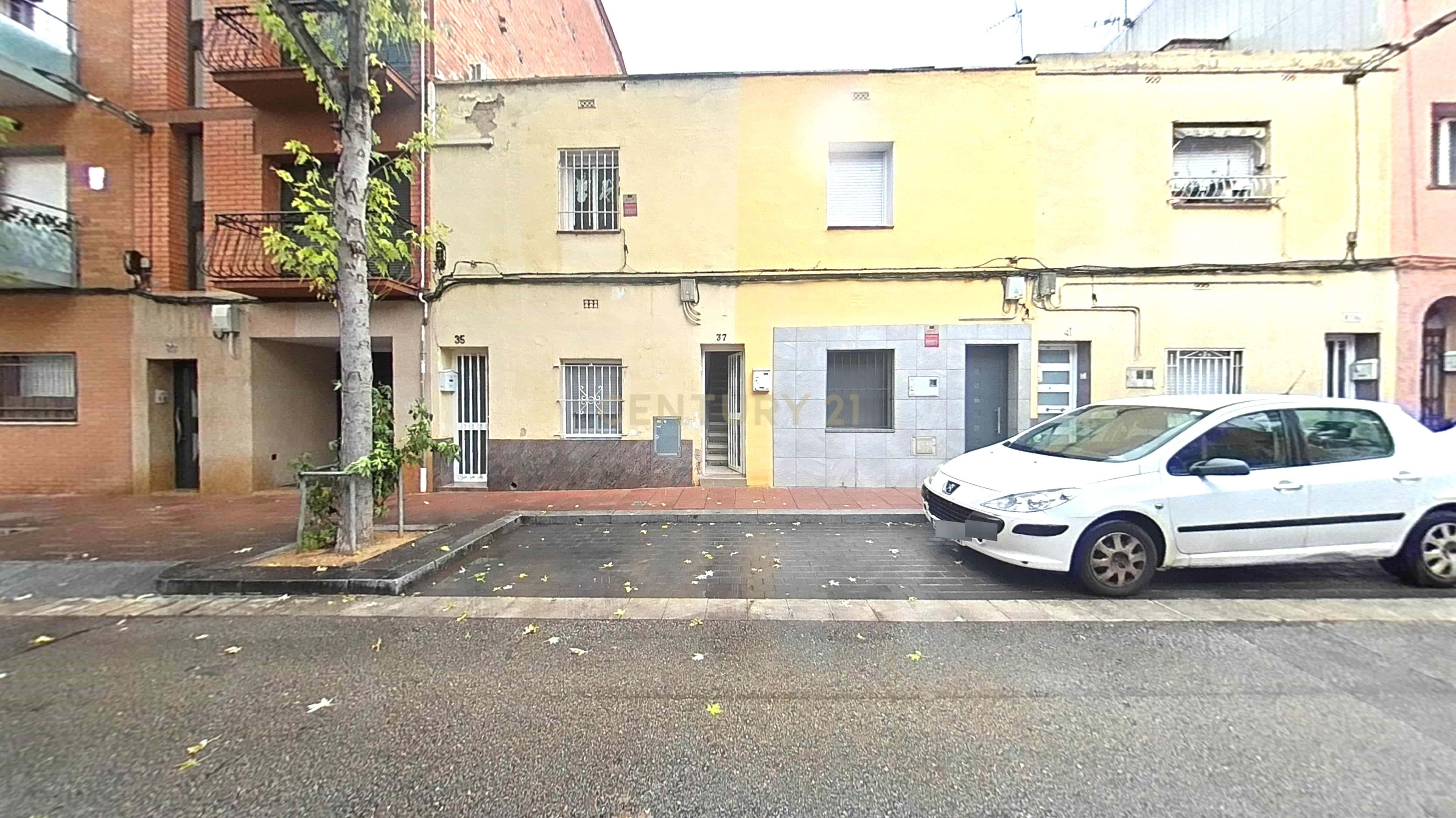 Exterior view of House or chalet for sale in Barberà del Vallès