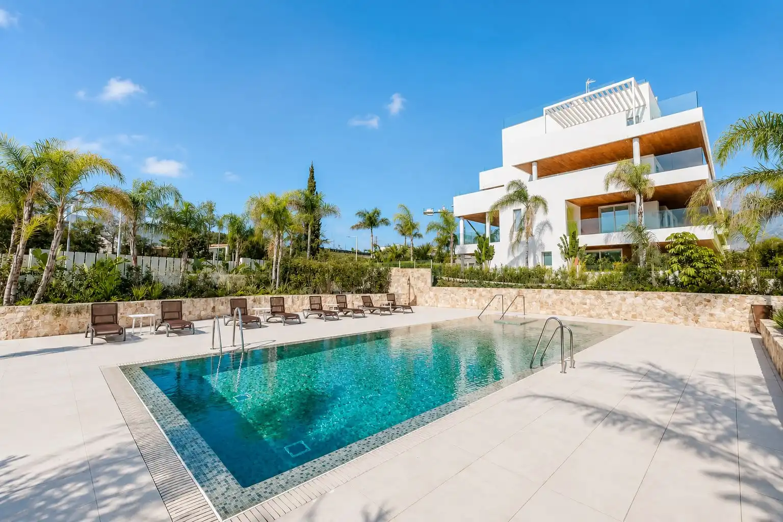 Piscina de Apartament en venda en Marbella amb Aire condicionat, Terrassa i Traster