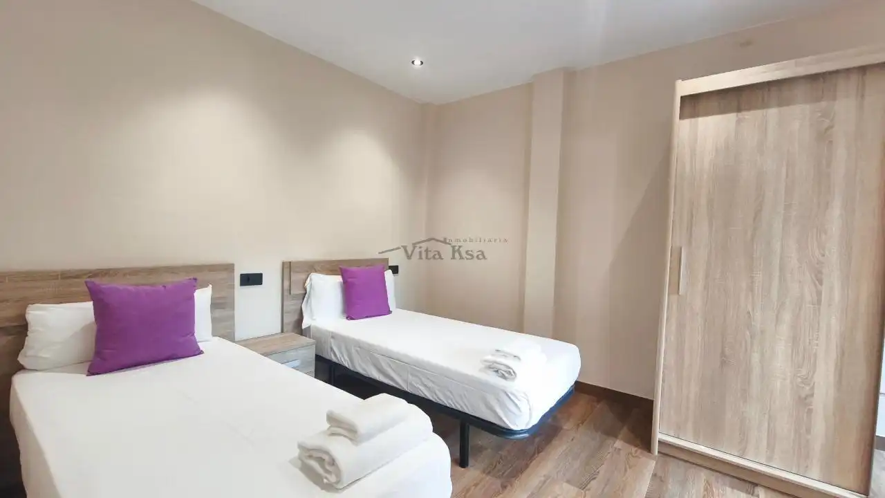 Habitación de Piso de alquiler en Ourense Capital  con Calefacción, Amueblado y Balcón