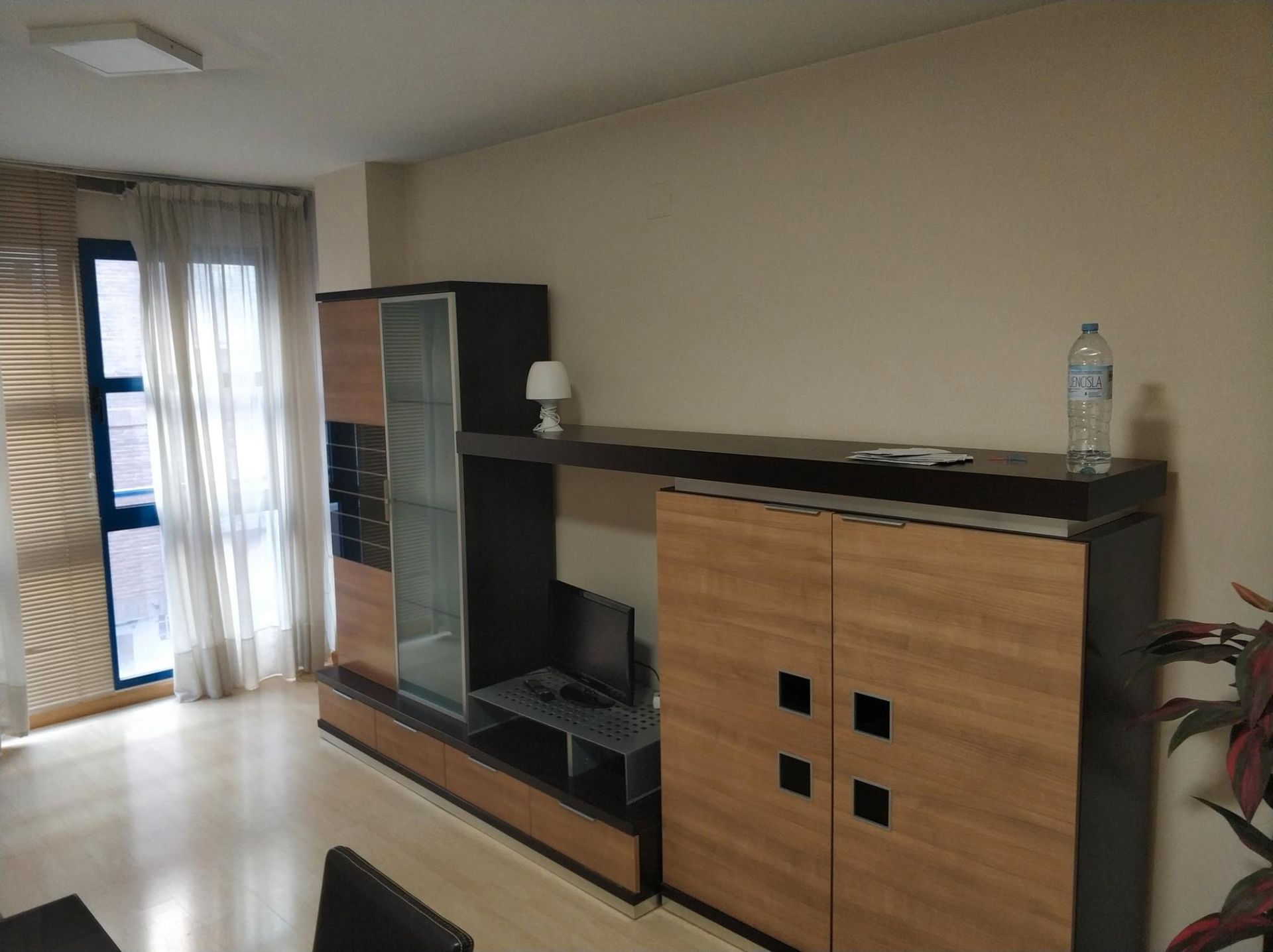 Sala d'estar de Estudi en venda en Castellón de la Plana / Castelló de la Plana amb Aire condicionat, Moblat i Forn
