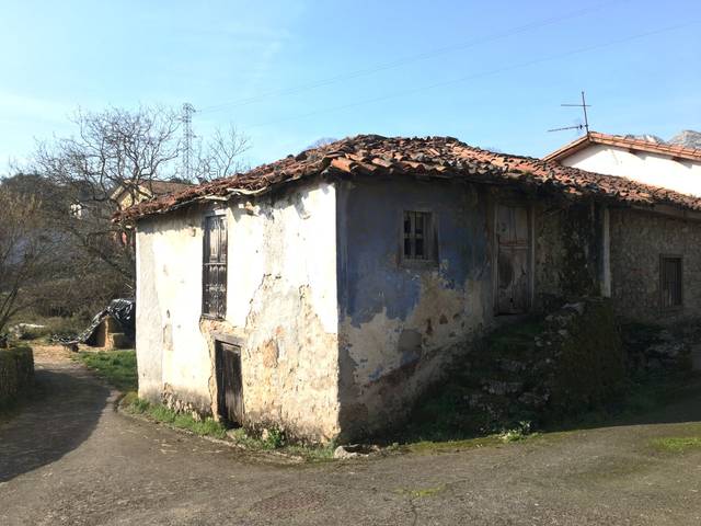 Casa-chalet en Venta en Parres