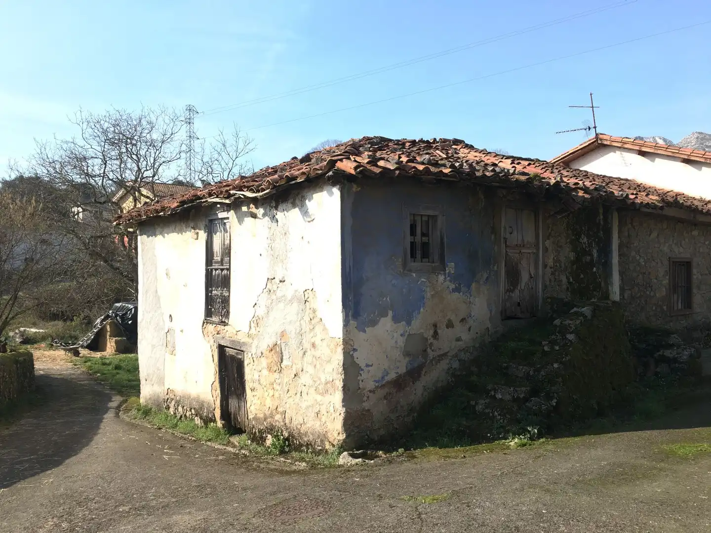 Casa in vendita a Parres