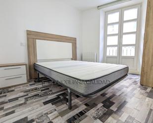 Bedroom of Flat to rent in Burgos Capital