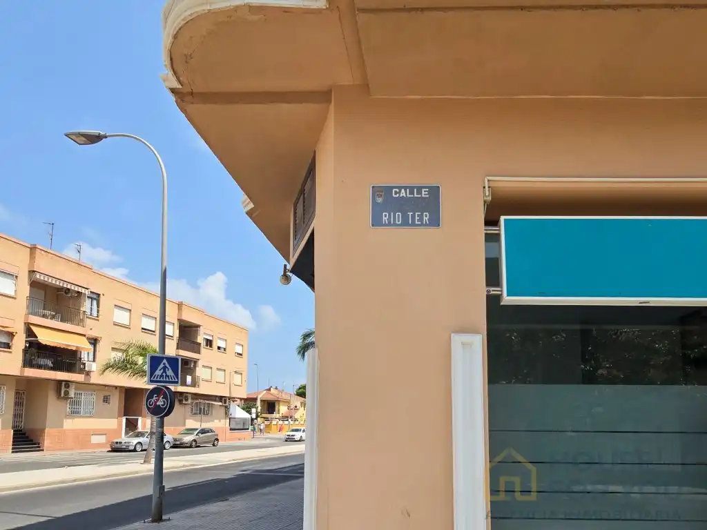 Vista exterior de Garatge en venda en Los Alcázares