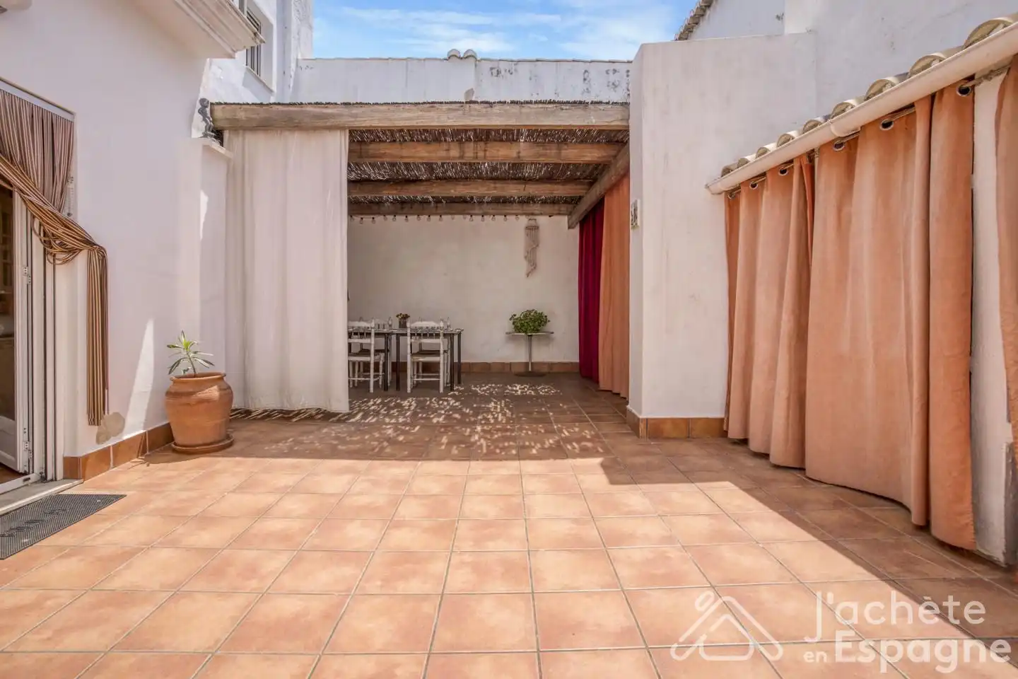 Country house with pool for sale in Plaça Poligono 13, imagen 8